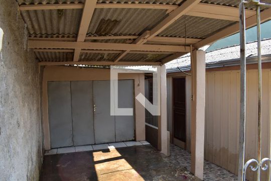Garagem de casa para alugar com 3 quartos, 75m² em Vista Alegre, Curitiba