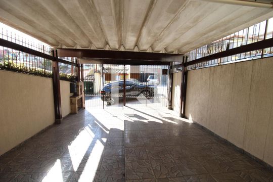 Garagem de casa à venda com 3 quartos, 154m² em Vila Guaca, São Paulo