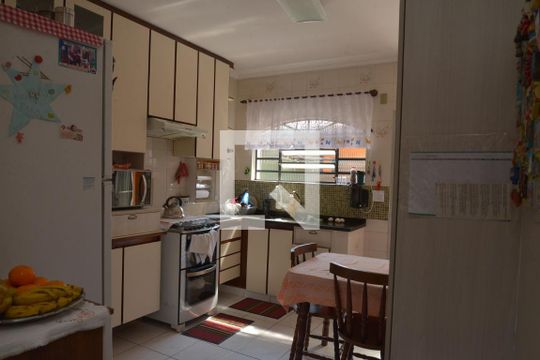 Cozinha de casa à venda com 3 quartos, 201m² em Vila São Pedro, Santo André