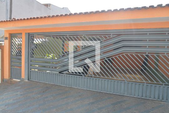 Fachada de casa à venda com 3 quartos, 201m² em Vila São Pedro, Santo André
