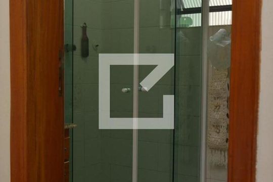 Banheiro de casa à venda com 3 quartos, 201m² em Vila São Pedro, Santo André
