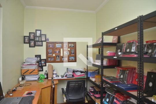Quarto 2 de casa à venda com 3 quartos, 201m² em Vila São Pedro, Santo André