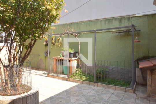 Área de Serviço de casa à venda com 3 quartos, 201m² em Vila São Pedro, Santo André