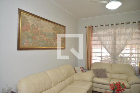 Sala de casa à venda com 3 quartos, 201m² em Vila São Pedro, Santo André