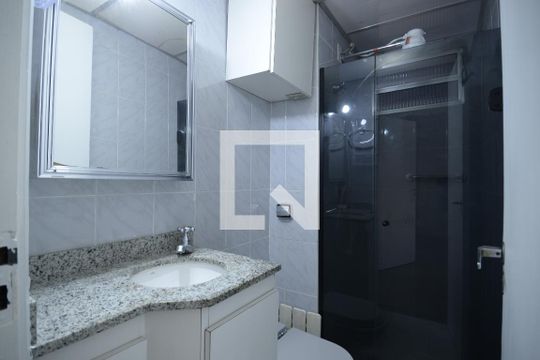 Banheiro de apartamento à venda com 2 quartos, 54m² em Vila Mariana, São Paulo