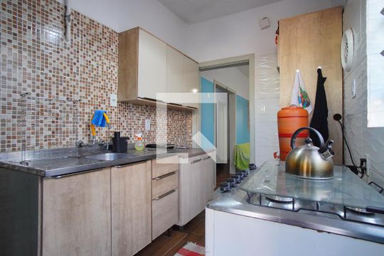 Cozinha de apartamento para alugar com 4 quartos, 100m² em Rio Branco, Porto Alegre