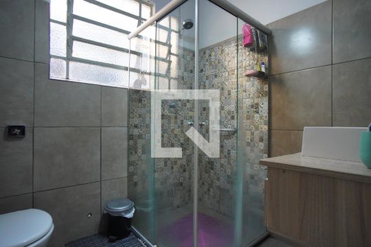 Banheiro Corredor de apartamento para alugar com 4 quartos, 100m² em Rio Branco, Porto Alegre
