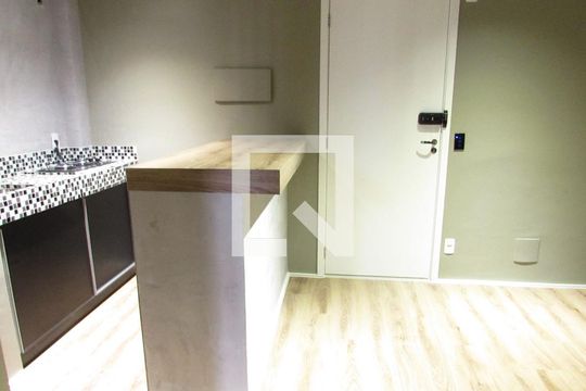 Sala/Cozinha de apartamento para alugar com 1 quarto, 24m² em Jardim Panorama, São Paulo
