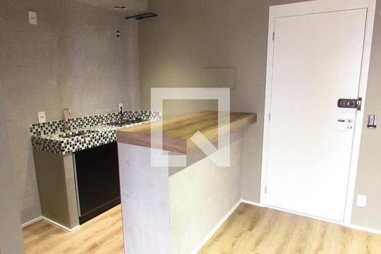 Sala/Cozinha de apartamento para alugar com 1 quarto, 24m² em Jardim Panorama, São Paulo