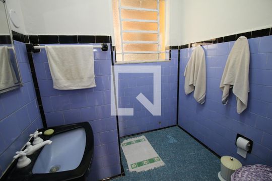 Banheiro de casa à venda com 2 quartos, 90m² em Penha Circular, Rio de Janeiro