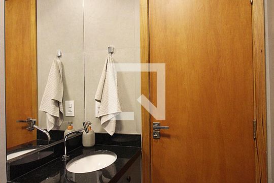 Banheiro Social de kitnet/studio para alugar com 1 quarto, 26m² em Centro, São Bernardo do Campo