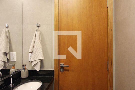 Banheiro Social de kitnet/studio para alugar com 1 quarto, 26m² em Centro, São Bernardo do Campo