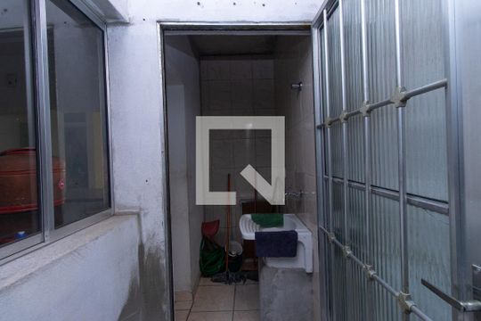 Área de Serviço de casa para alugar com 2 quartos, 191m² em Vila Medeiros, São Paulo