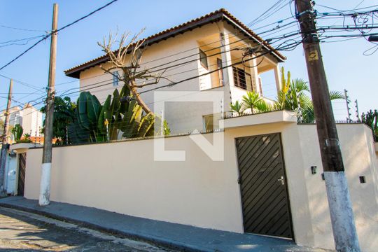 Fachada de casa para alugar com 3 quartos, 140m² em Vila Alzira, Santo André
