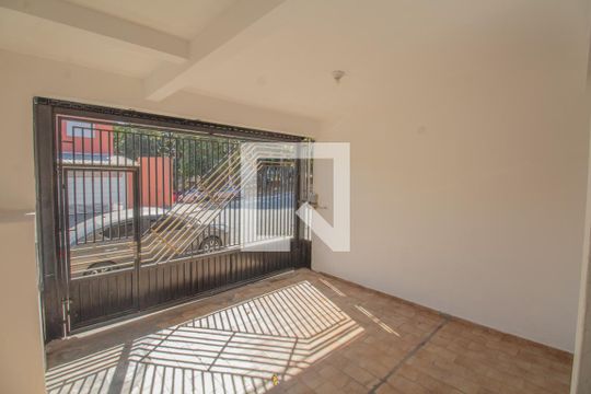 Área externa de casa para alugar com 2 quartos, 178m² em Jardim Marília, São Paulo