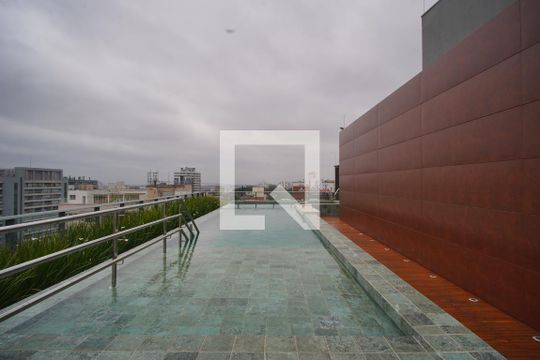 Área Comum - Piscina de kitnet/studio para alugar com 1 quarto, 26m² em Auxiliadora, Porto Alegre