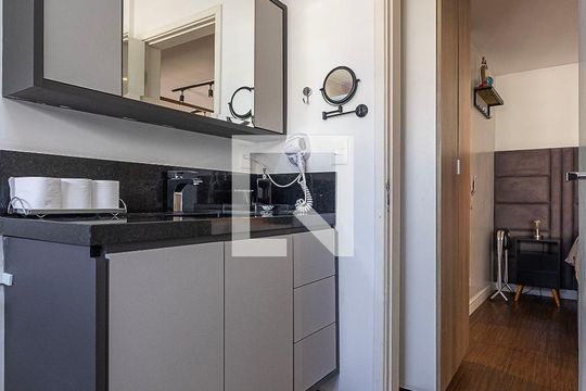 Suíte - Banheiro de apartamento à venda com 1 quarto, 63m² em Cerqueira César, São Paulo