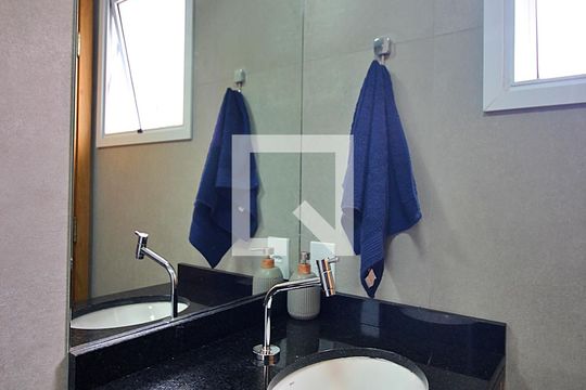 Banheiro Social de kitnet/studio para alugar com 1 quarto, 23m² em Centro, São Bernardo do Campo