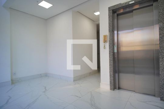 Hall de Entrada de apartamento à venda com 3 quartos, 118m² em Jardim Lindóia, Porto Alegre