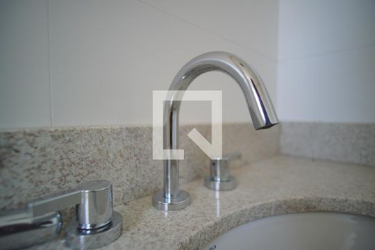 Banheiro - Suíte 1 - Torneira de apartamento à venda com 3 quartos, 118m² em Jardim Lindóia, Porto Alegre