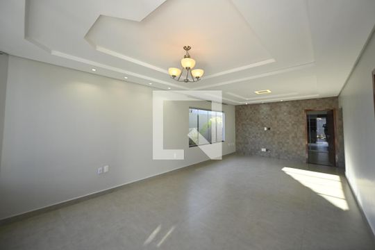Casa à venda com 3 quartos, 243m² em Parque Anhangüera, Goiânia