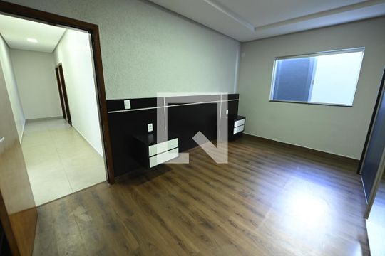 Quarto 1 de casa à venda com 3 quartos, 243m² em Parque Anhangüera, Goiânia