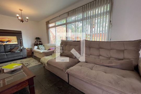 Sala de casa à venda com 5 quartos, 300m² em Jardim Jussara, São Paulo