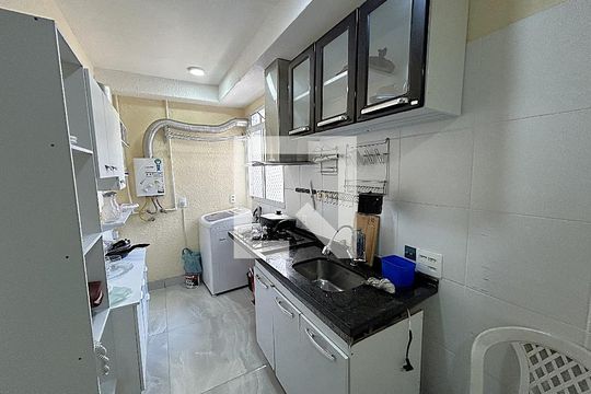 Cozinha de apartamento para alugar com 2 quartos, 40m² em Cascadura, Rio de Janeiro