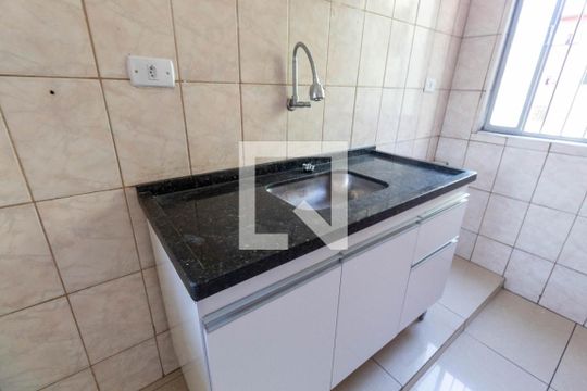 Cozinha de apartamento para alugar com 2 quartos, 45m² em Vila Silvia, São Paulo