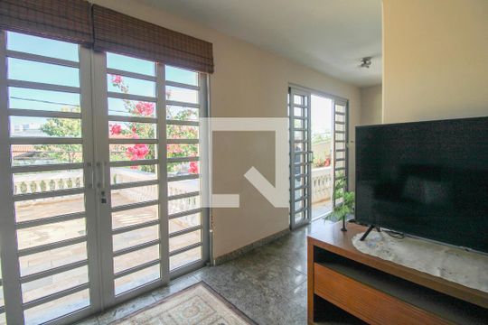 Sala  de casa à venda com 4 quartos, 374m² em Vila Industrial (campinas), Campinas