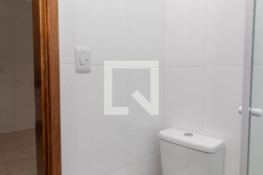 Banheiro de apartamento para alugar com 2 quartos, 35m² em Vila Ré, São Paulo