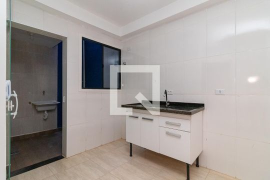 Cozinha de apartamento para alugar com 2 quartos, 35m² em Vila Ré, São Paulo