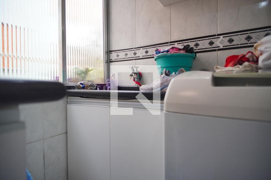 Cozinha e Área de Serviço de apartamento à venda com 3 quartos, 81m² em Rio Branco, Porto Alegre