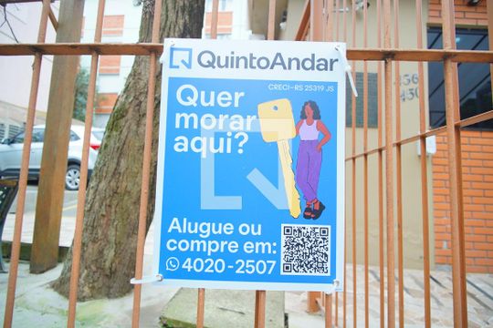 Placa de apartamento à venda com 3 quartos, 81m² em Rio Branco, Porto Alegre