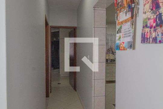 Corredor de casa à venda com 3 quartos, 120m² em Vila Antonieta, São Paulo