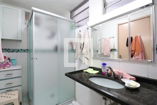 Banheiro de apartamento à venda com 2 quartos, 100m² em Bom Retiro, São Paulo