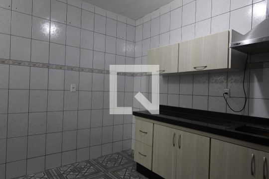 Cozinha de casa para alugar com 1 quarto, 50m² em Jardim Vila Carrão, São Paulo