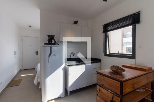 Cozinha de apartamento à venda com 1 quarto, 30m² em Vila Pompéia, São Paulo
