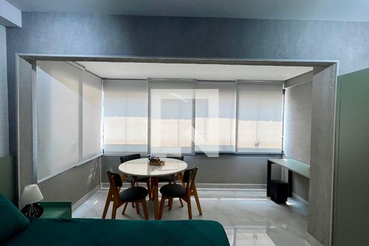 Varanda de kitnet/studio à venda com 1 quarto, 28m² em Vila Mariana, São Paulo
