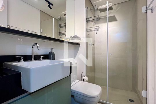 Banheiro de kitnet/studio à venda com 1 quarto, 28m² em Vila Mariana, São Paulo