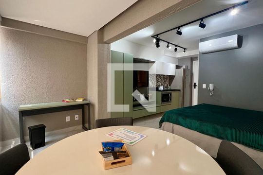 Varanda de kitnet/studio à venda com 1 quarto, 28m² em Vila Mariana, São Paulo