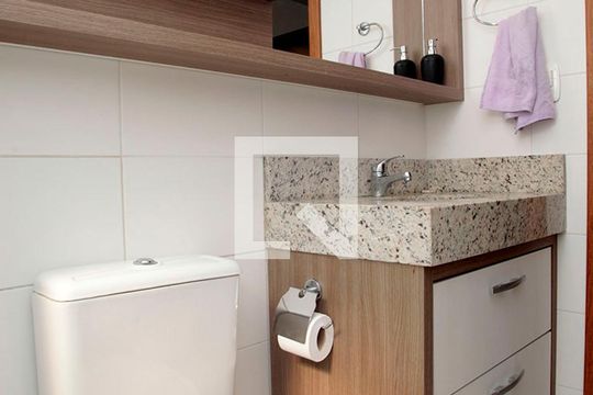 Banheiro de apartamento para alugar com 1 quarto, 51m² em Petrópolis, Porto Alegre