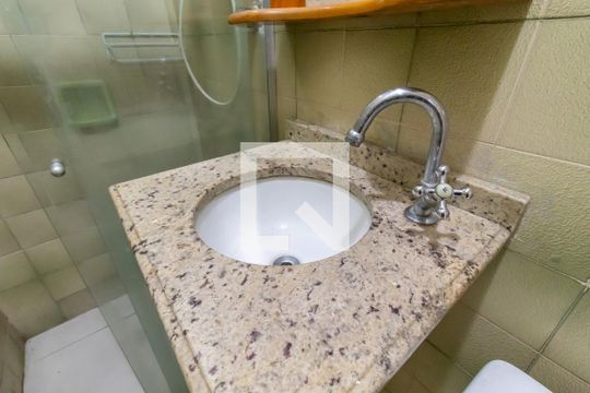 Banheiro 2 de casa para alugar com 3 quartos, 80m² em Limão, São Paulo