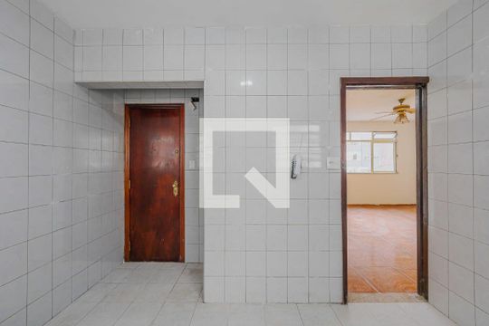 Cozinha de apartamento à venda com 2 quartos, 137m² em Jardins, São Paulo