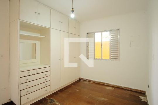 Suíte de casa à venda com 2 quartos, 300m² em Vila Fernandes, São Paulo