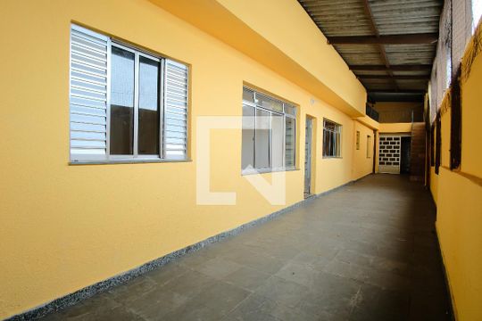 Quintal de casa à venda com 2 quartos, 300m² em Vila Fernandes, São Paulo