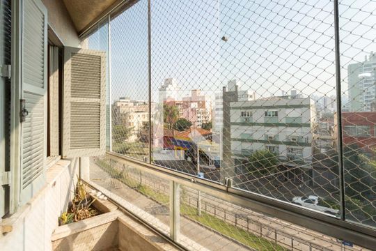 Sacada da Sala de apartamento para alugar com 3 quartos, 105m² em Petrópolis, Porto Alegre