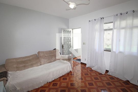Sala de casa à venda com 3 quartos, 180m² em Praça Seca, Rio de Janeiro
