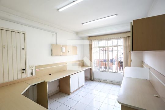 Casa à venda com 4 quartos, 250m² em Vila Progredior, São Paulo