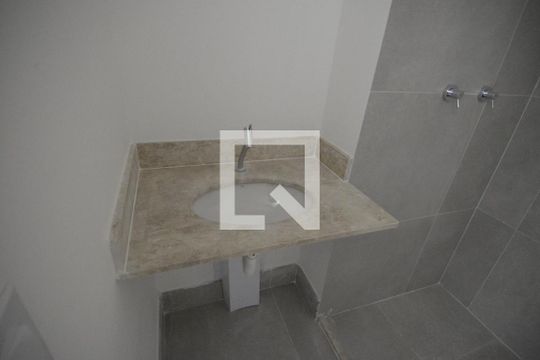 Banheiro de kitnet/studio à venda com 1 quarto, 35m² em Vila Dom Pedro I, São Paulo